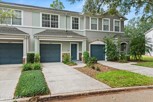 $270,000 | 5747 Parkstone Crossing Drive, Jacksonville, FL 32258