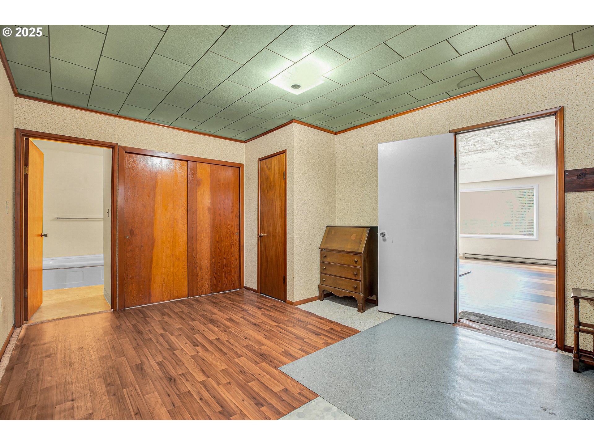328 North 15th Avenue Cornelius, OR 97113 - Photo 16 of 48