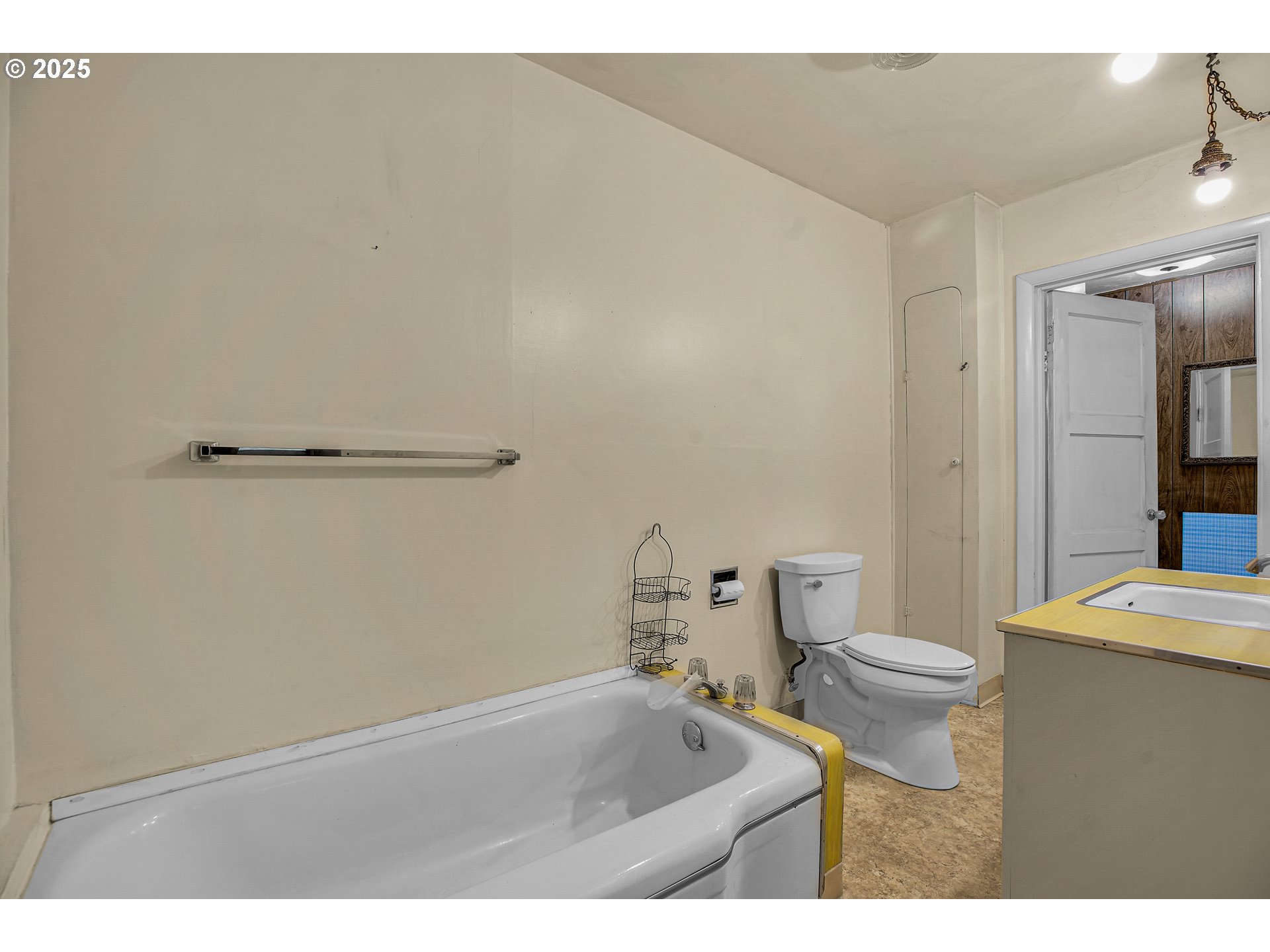 328 North 15th Avenue Cornelius, OR 97113 - Photo 19 of 48