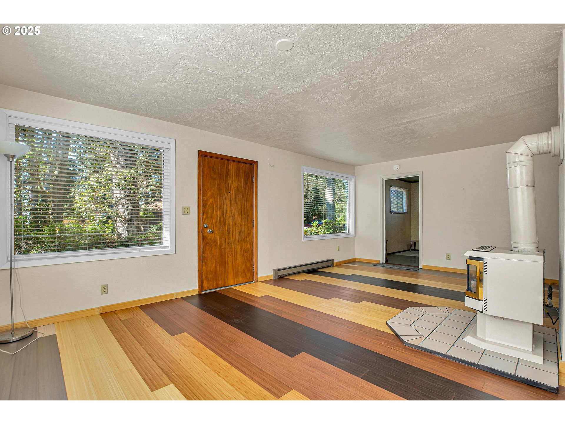 328 North 15th Avenue Cornelius, OR 97113 - Photo 3 of 48