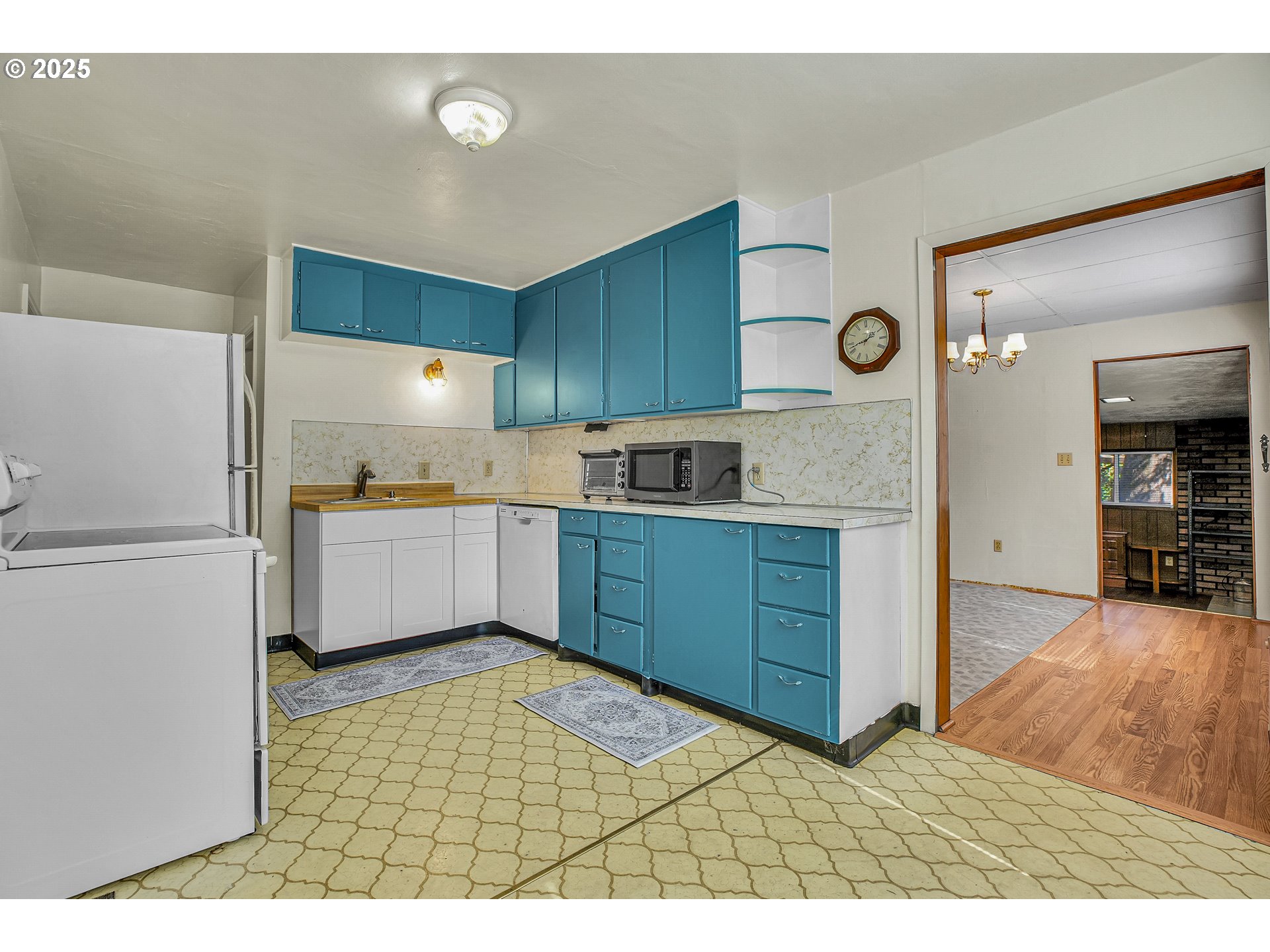 328 North 15th Avenue Cornelius, OR 97113 - Photo 8 of 48