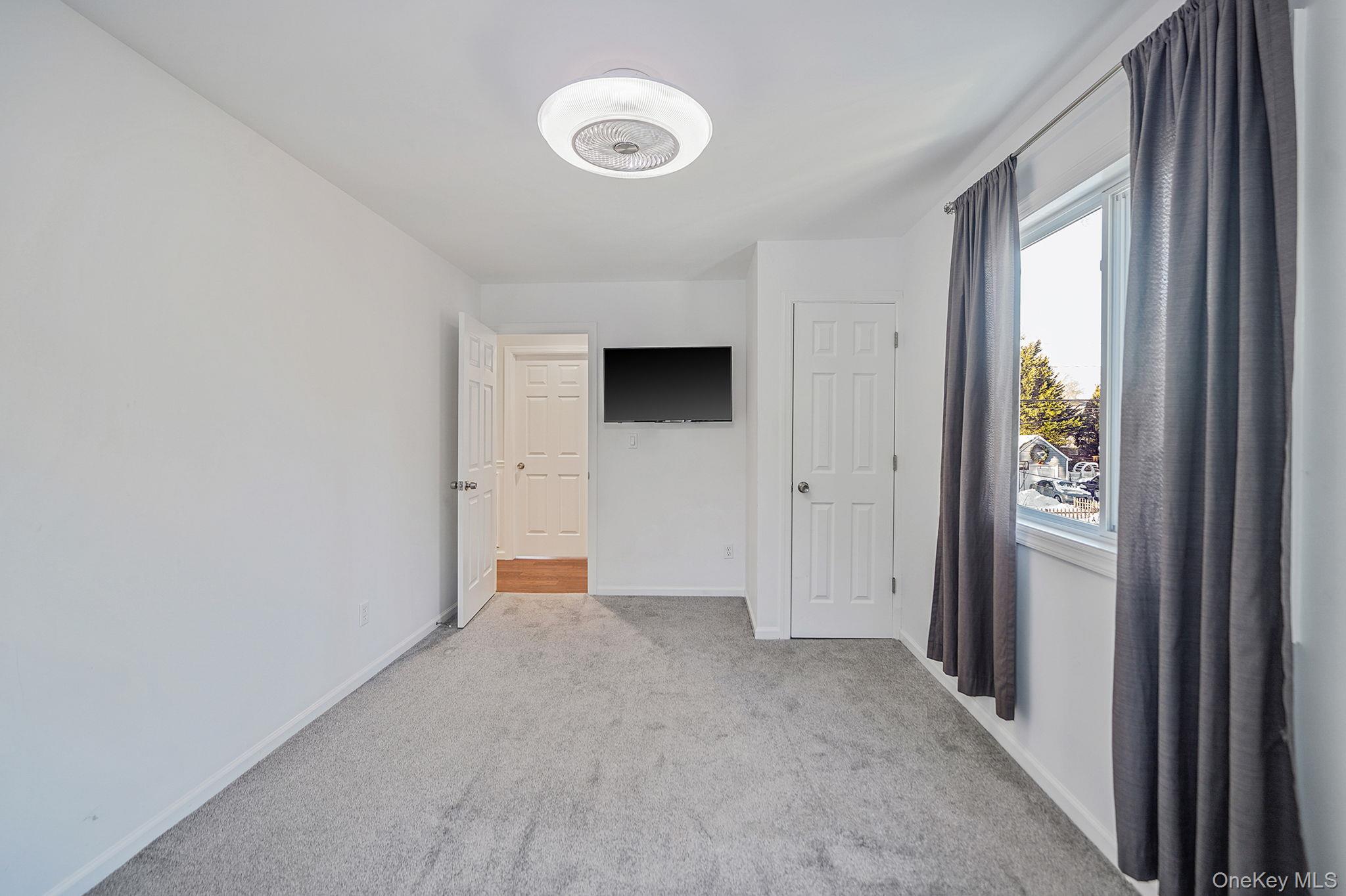 38 Hawthorne Road Rocky Point, NY 11778 - Photo 20 of 30