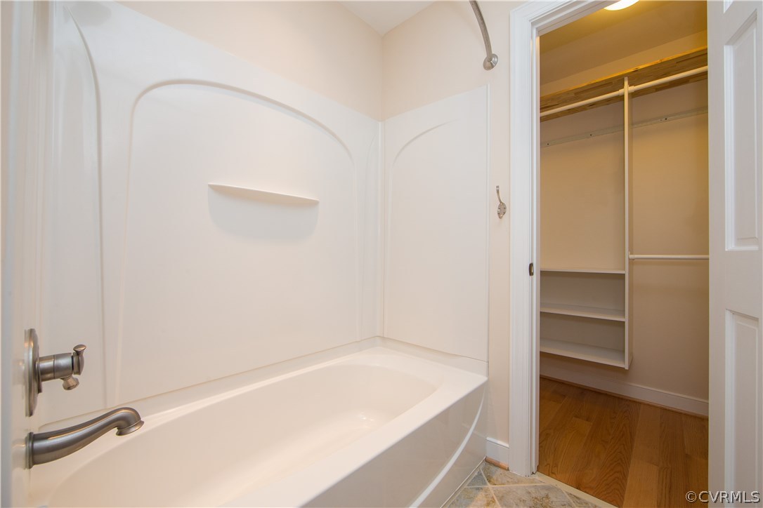 206 North Ridge Road Henrico, VA 23229 - Photo 20 of 30 a bathroom with a bathtub