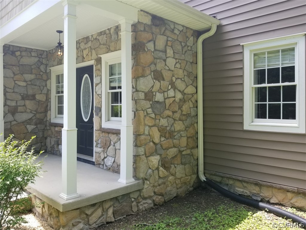 206 North Ridge Road Henrico, VA 23229 - Photo 3 of 30 a view of a entryway of the house