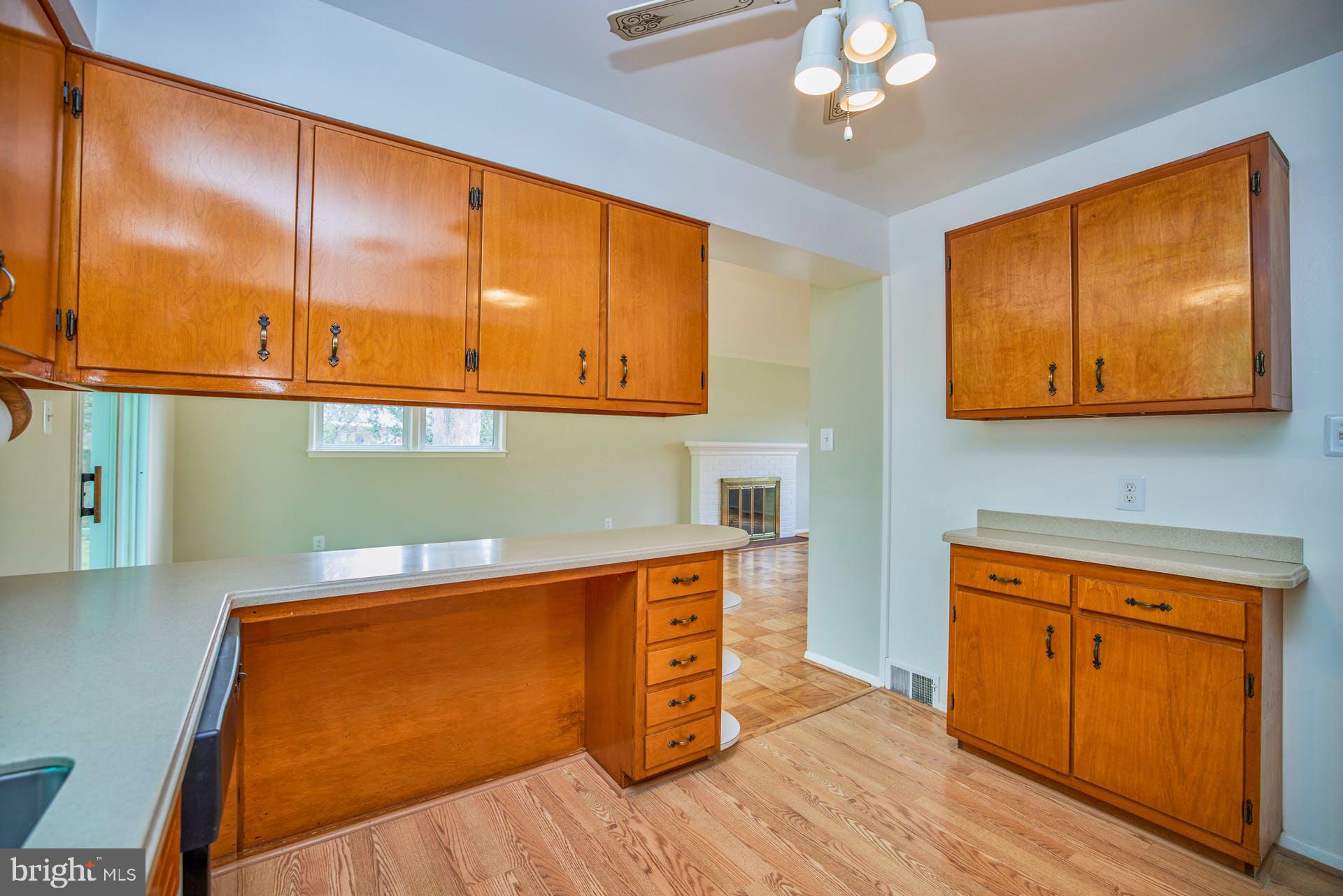 5401 Charlottesville Road Springfield, VA 22151 - Photo 16 of 34 Kitchen