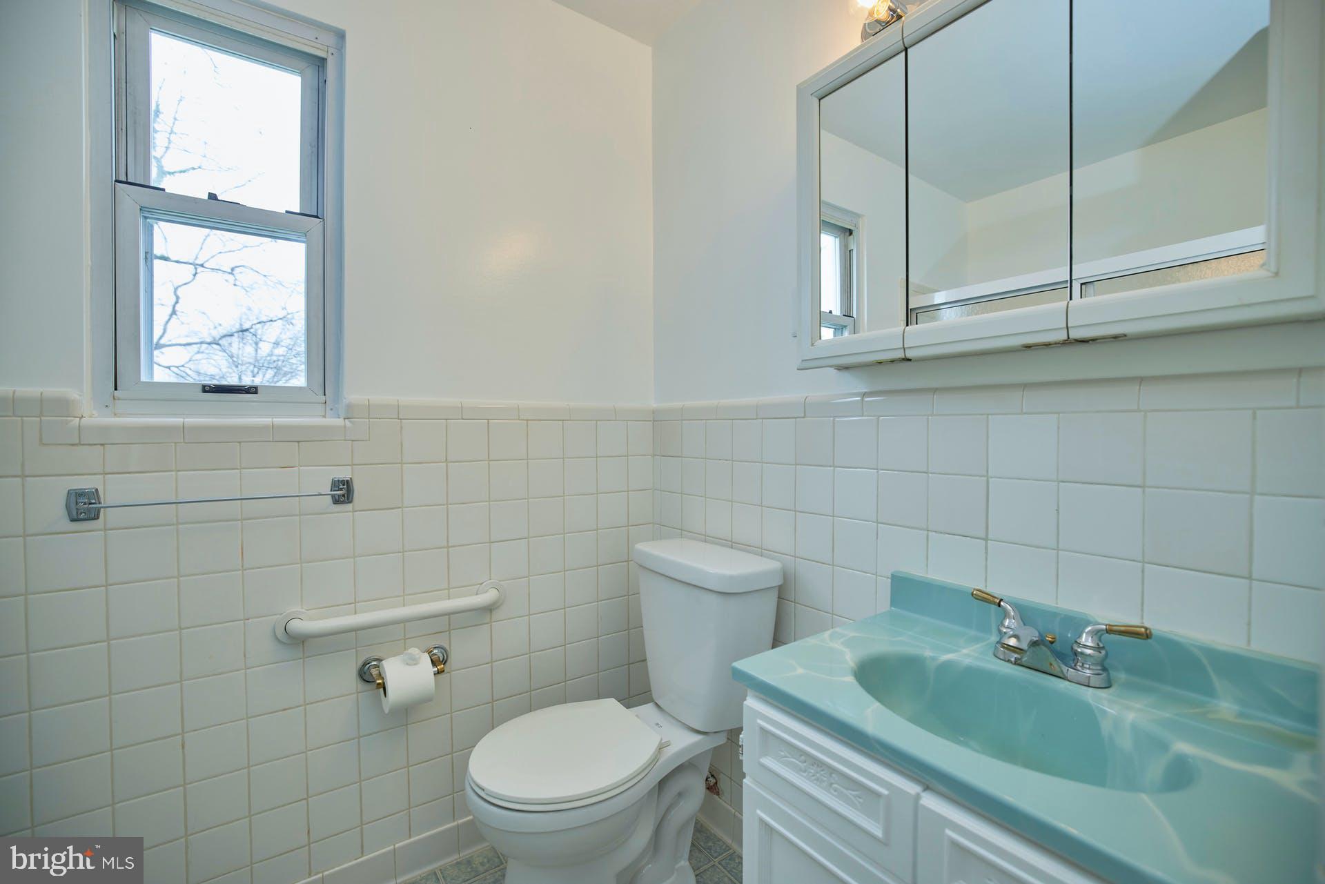 5401 Charlottesville Road Springfield, VA 22151 - Photo 19 of 34 Full bath