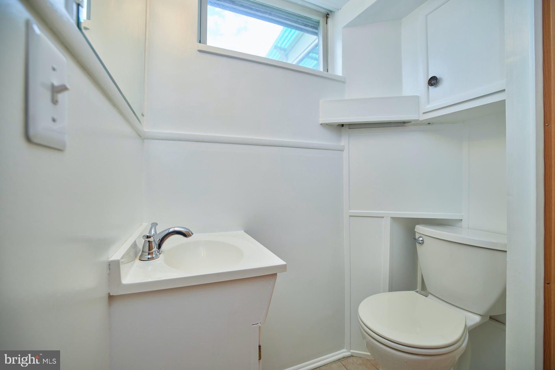5401 Charlottesville Road Springfield, VA 22151 - Photo 24 of 34 Lower level full bath