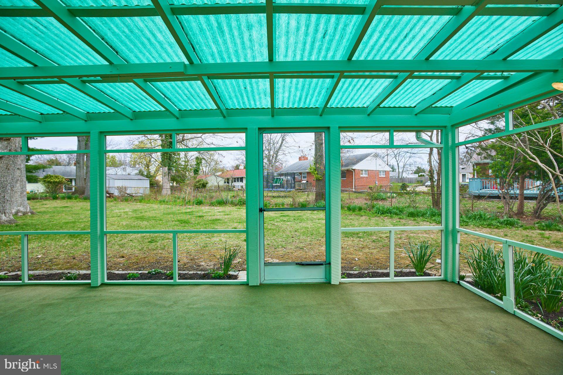 5401 Charlottesville Road Springfield, VA 22151 - Photo 27 of 34 Enclosed porch