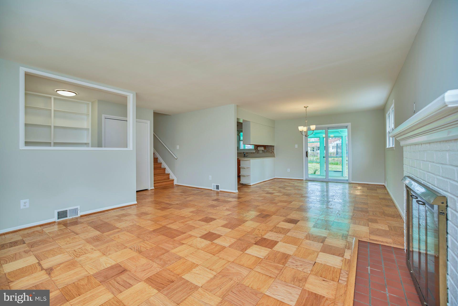 5401 Charlottesville Road Springfield, VA 22151 - Photo 6 of 34 Living room and dining room