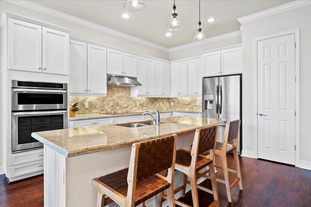 1358 Community Drive Jupiter, FL 33458 - Photo 13 of 40 16-LUX3418