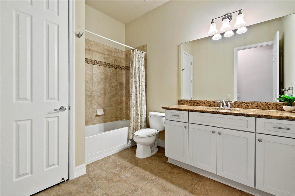 1358 Community Drive Jupiter, FL 33458 - Photo 17 of 40 22-LUX3453