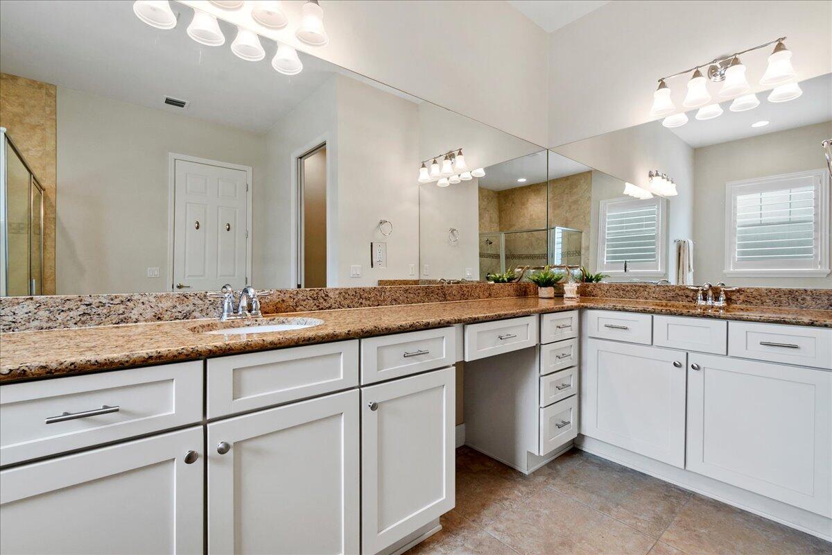 1358 Community Drive Jupiter, FL 33458 - Photo 25 of 40 29-LUX3528