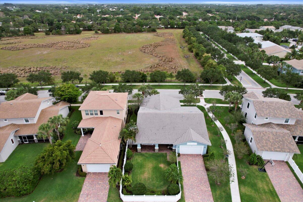 1358 Community Drive Jupiter, FL 33458 - Photo 31 of 40 39-DJI_0489