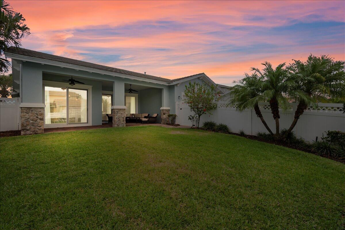 1358 Community Drive Jupiter, FL 33458 - Photo 33 of 40 42-LUX3308