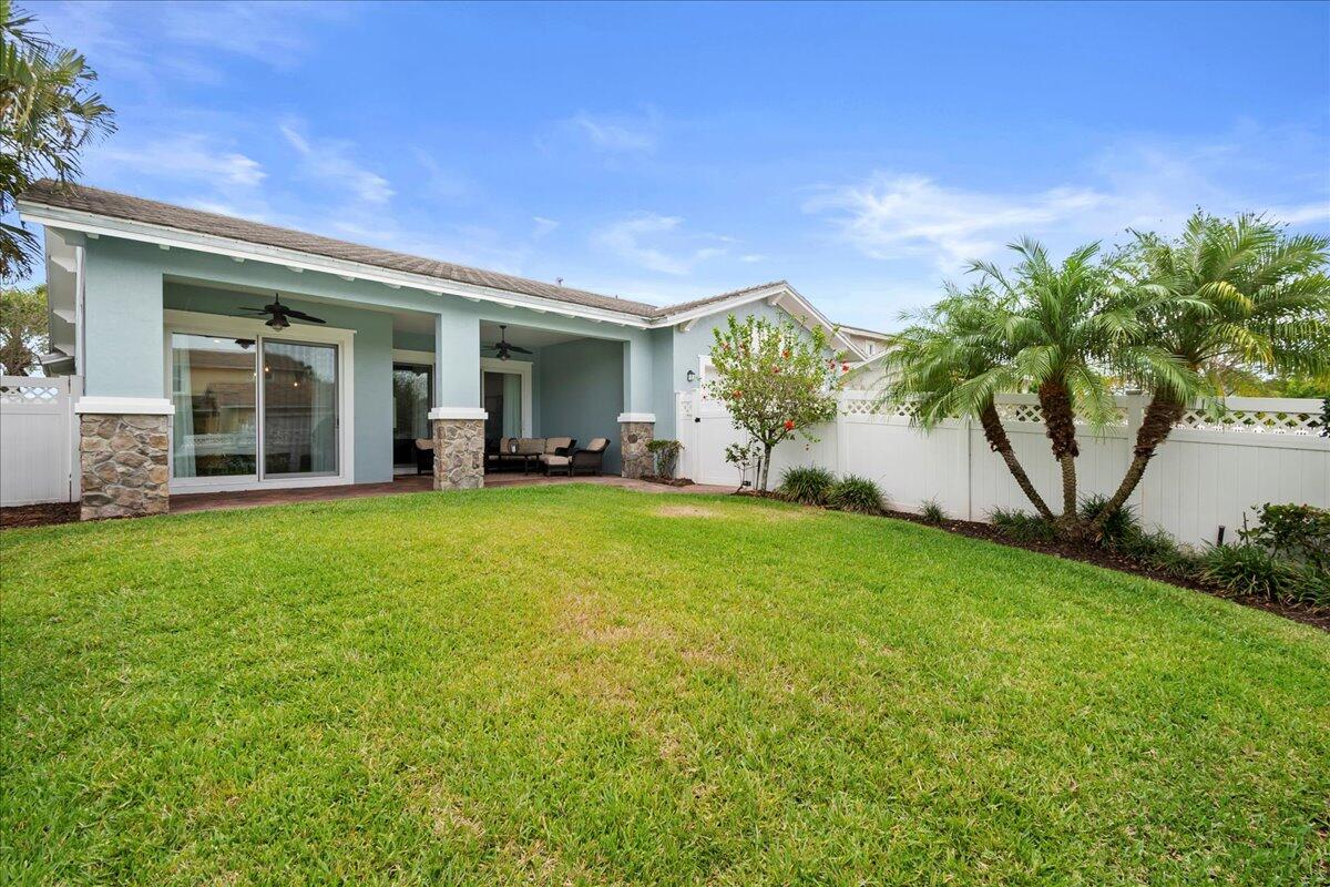 1358 Community Drive Jupiter, FL 33458 - Photo 4 of 40 04-LUX3308