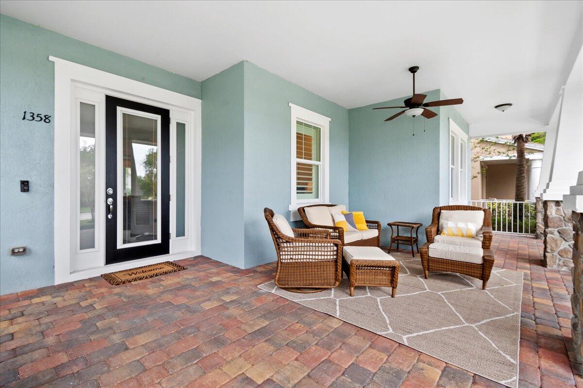 1358 Community Drive Jupiter, FL 33458 - Photo 7 of 40 07-LUX3328