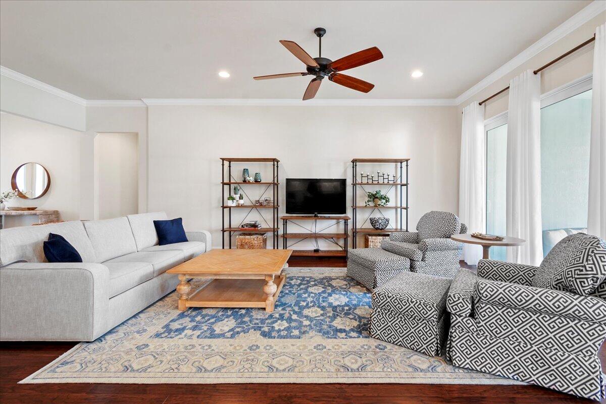 1358 Community Drive Jupiter, FL 33458 - Photo 10 of 40 11-LUX3378