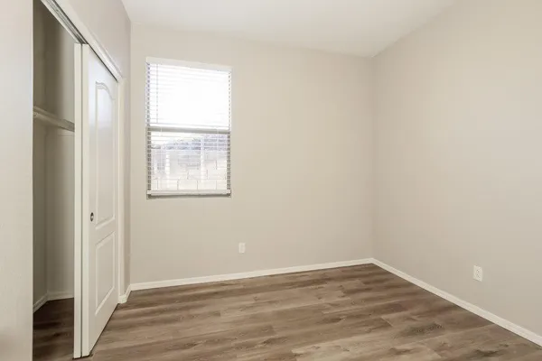 $2,340 | 8713 North 58th Lane, Glendale, AZ 85302
