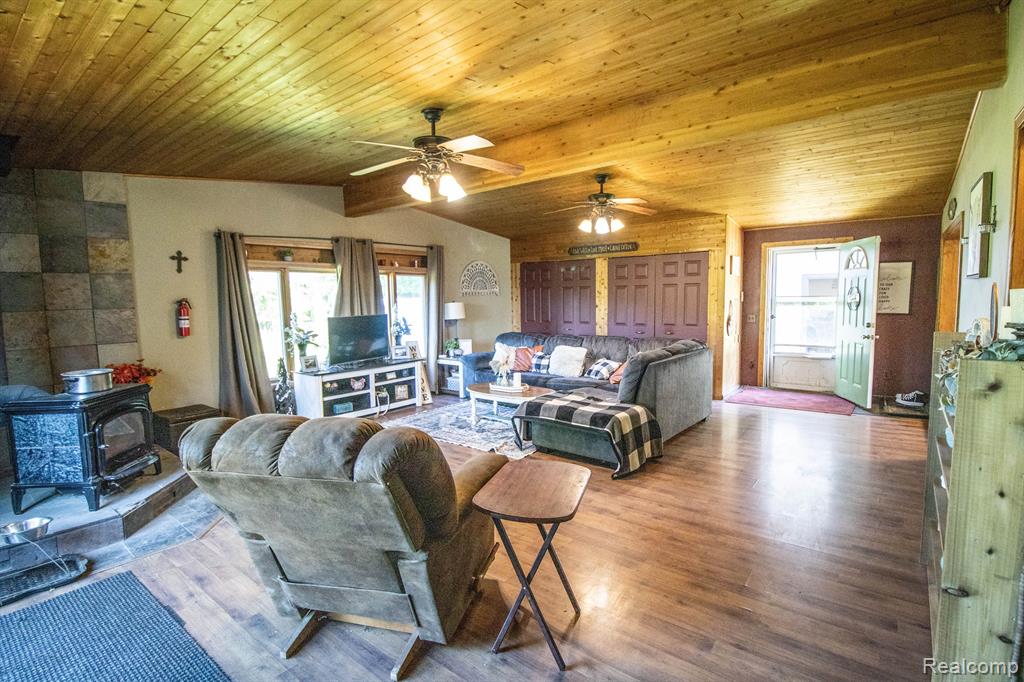 9356 Nichols Road Montrose, MI 48457 - Photo 14 of 51