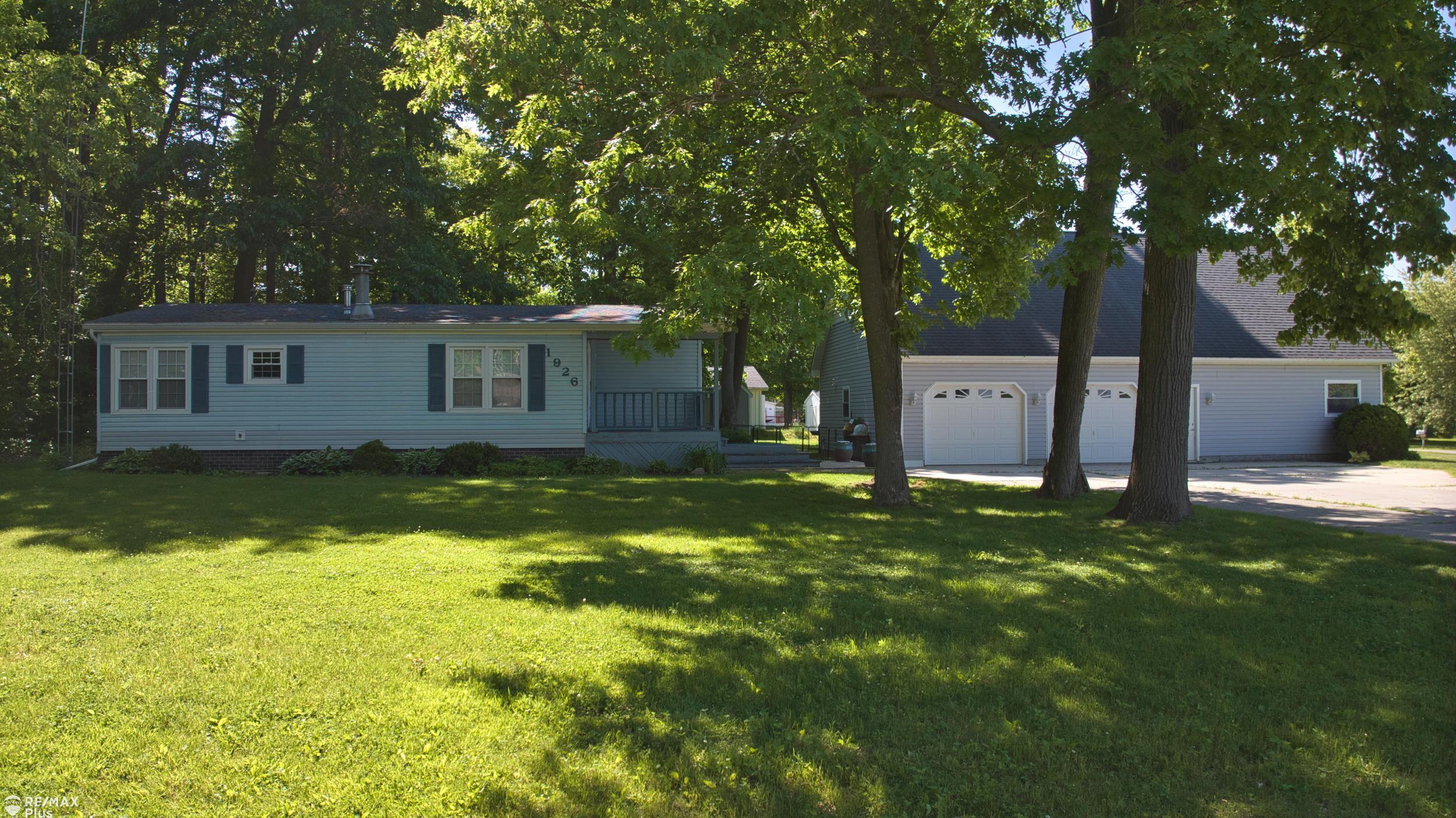 1926 New Rochelle Drive Lapeer, MI 48446 - Photo 2 of 62