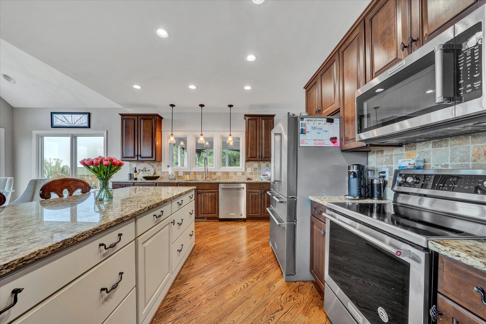 1470 Longview Road Roanoke, VA 24018 - Photo 19 of 63 Kitchen