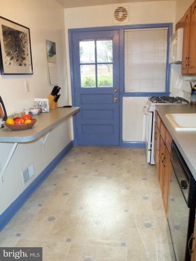 7114 Heathfield Road Baltimore, MD 21212 - Photo 27 of 30 Kitchen