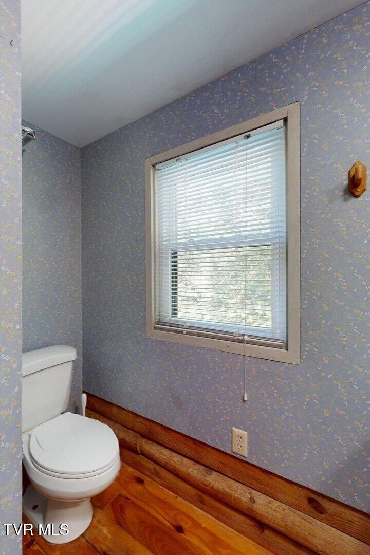 2309 Old Kentucky Road West Mosheim, TN 37818 - Photo 34 of 121 Primary Bath
