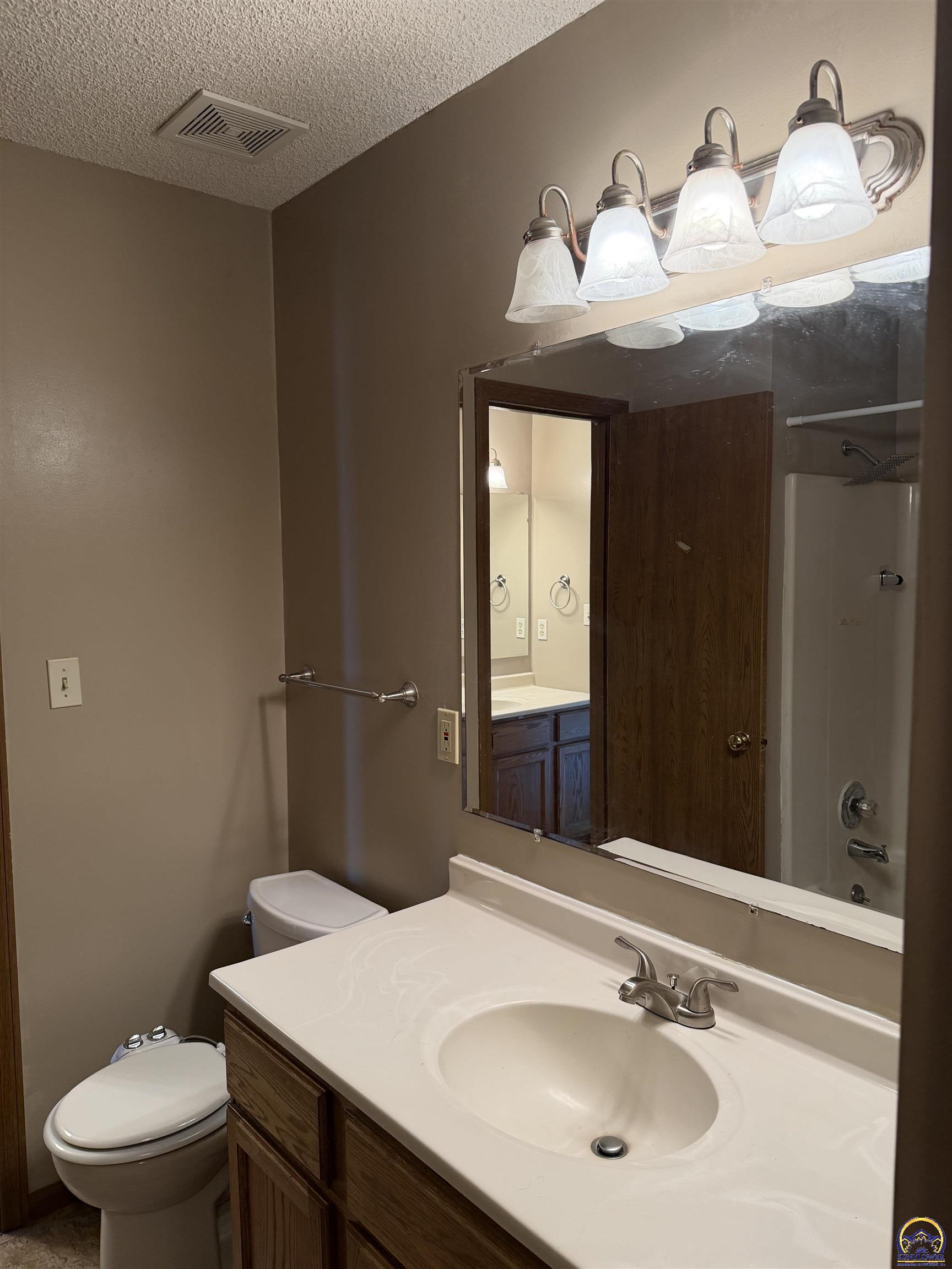 2514 Southwest Maxfield Road Topeka, KS 66614 - Photo 24 of 37