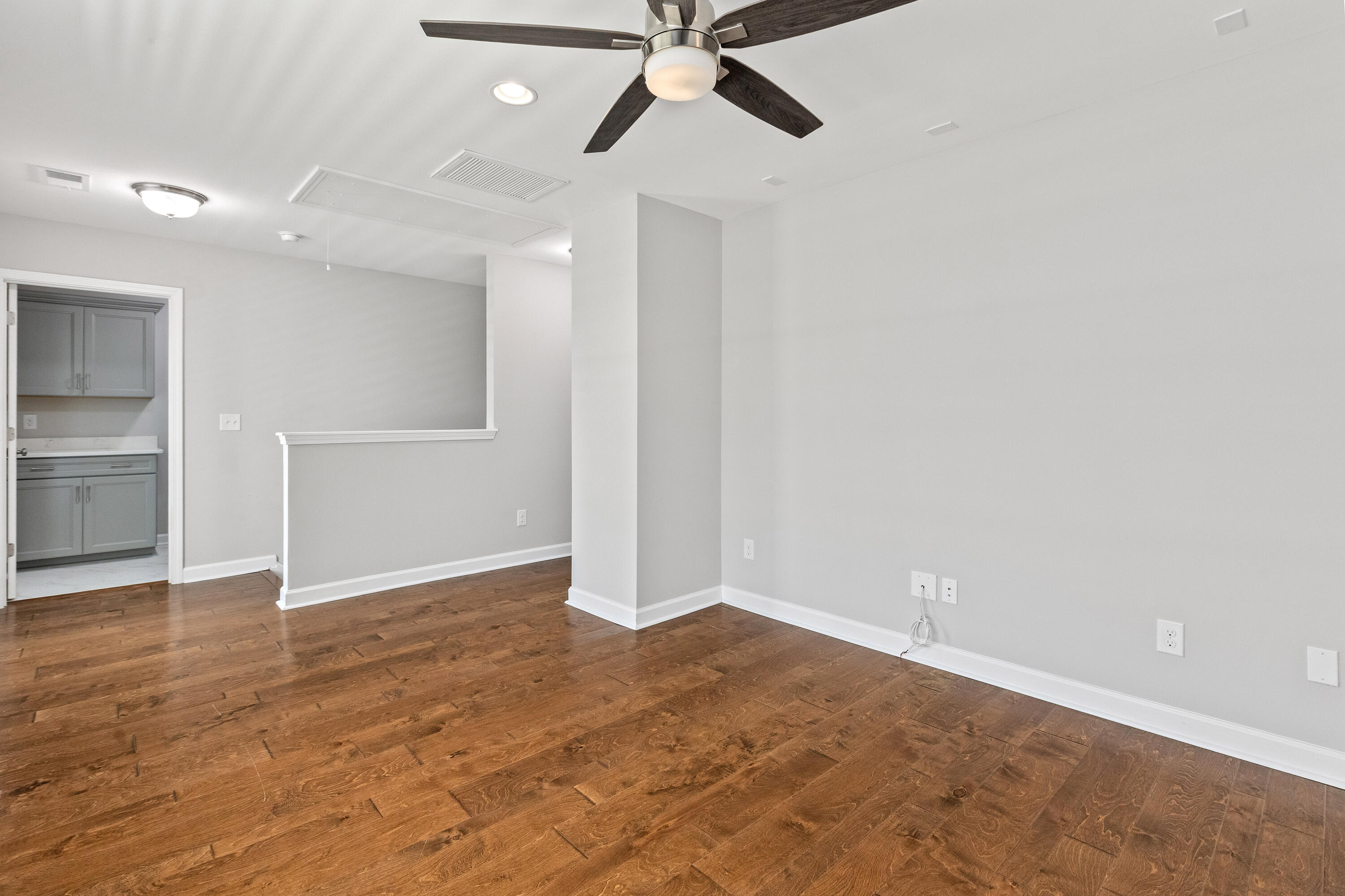 242 Saxony Loop Summerville, SC 29486 - Photo 19 of 44 242SaxonyLoop-CasaVerdeMediaLLC29