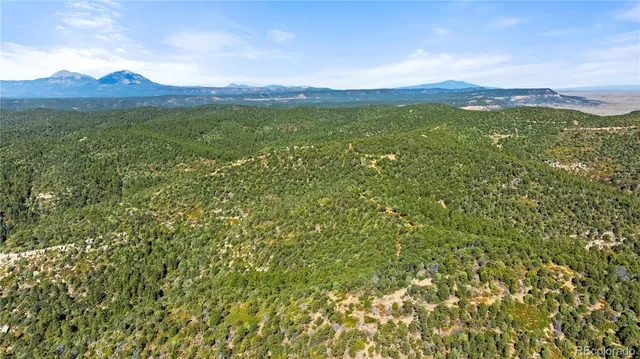 a picture of a bathroom