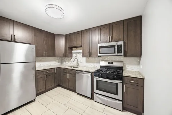 $252,000 | 535 South Cleveland Avenue, Unit 406, Arlington Heights, IL 60005