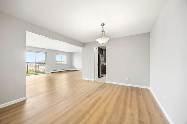 $252,000 | 535 South Cleveland Avenue, Unit 406, Arlington Heights, IL 60005