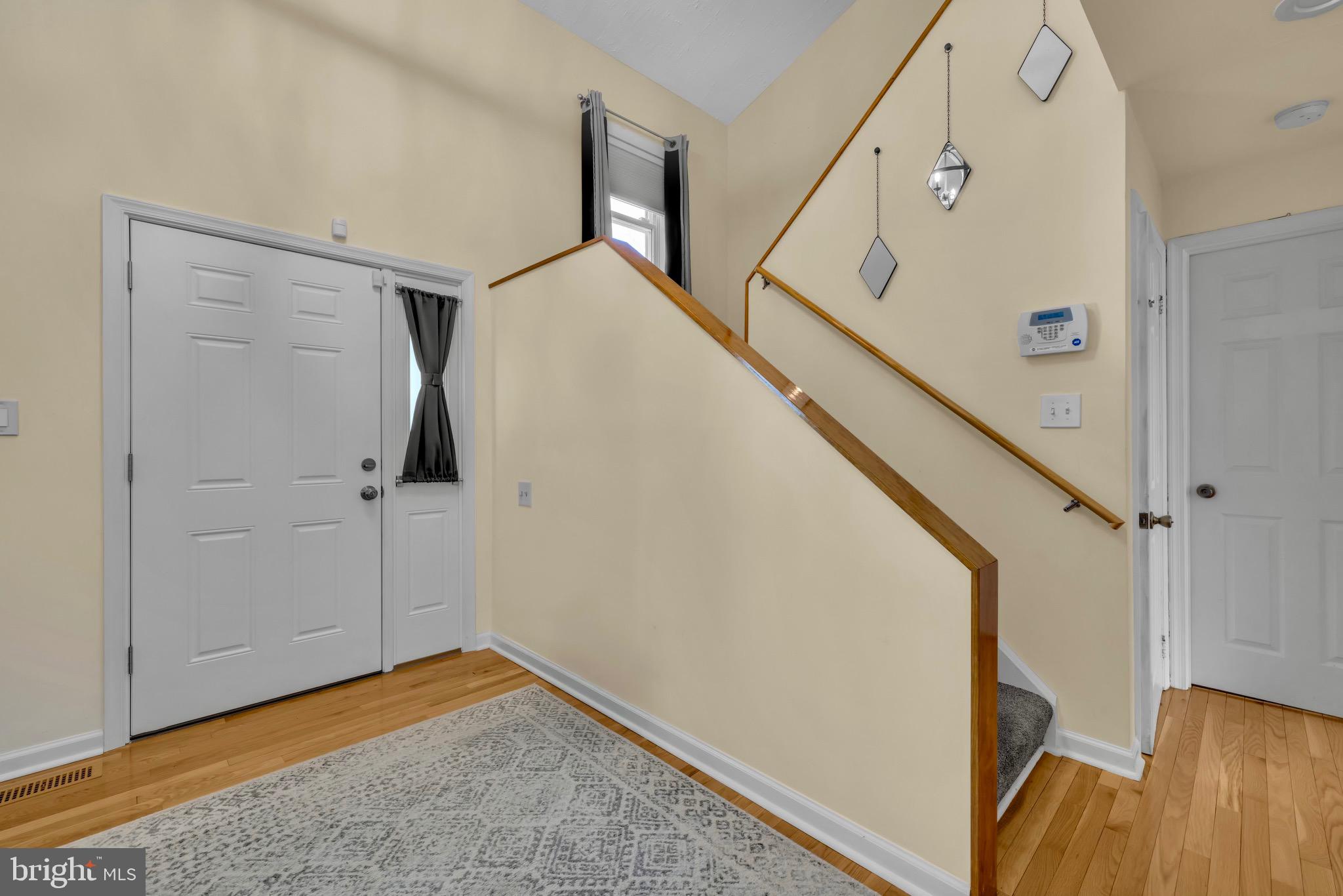 401 2nd Avenue Baltimore, MD 21227 - Photo 8 of 73 Main entryway