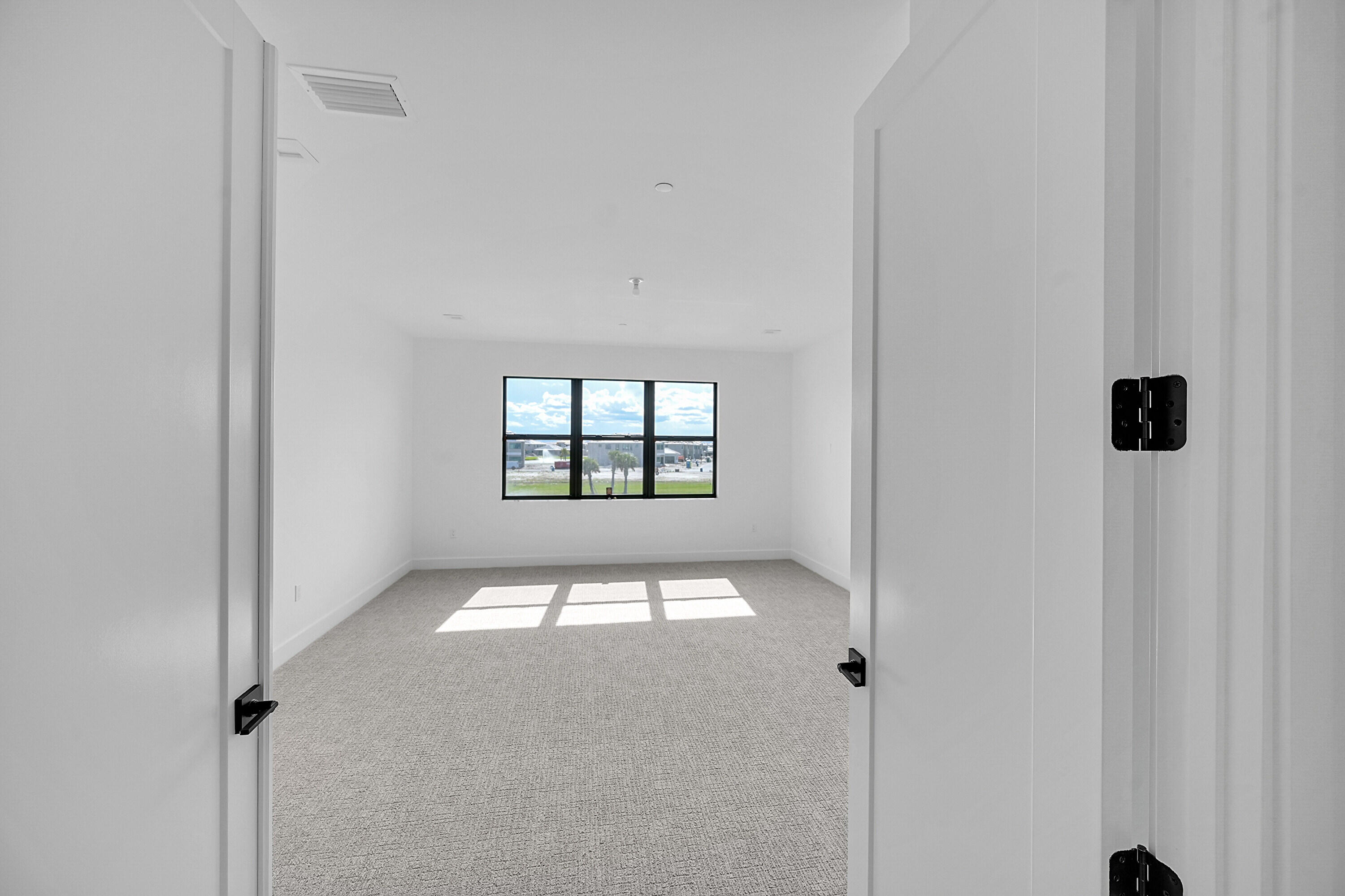 9979 Migration Point Palm Beach Gardens, FL 33412 - Photo 50 of 81 51_1 (39)