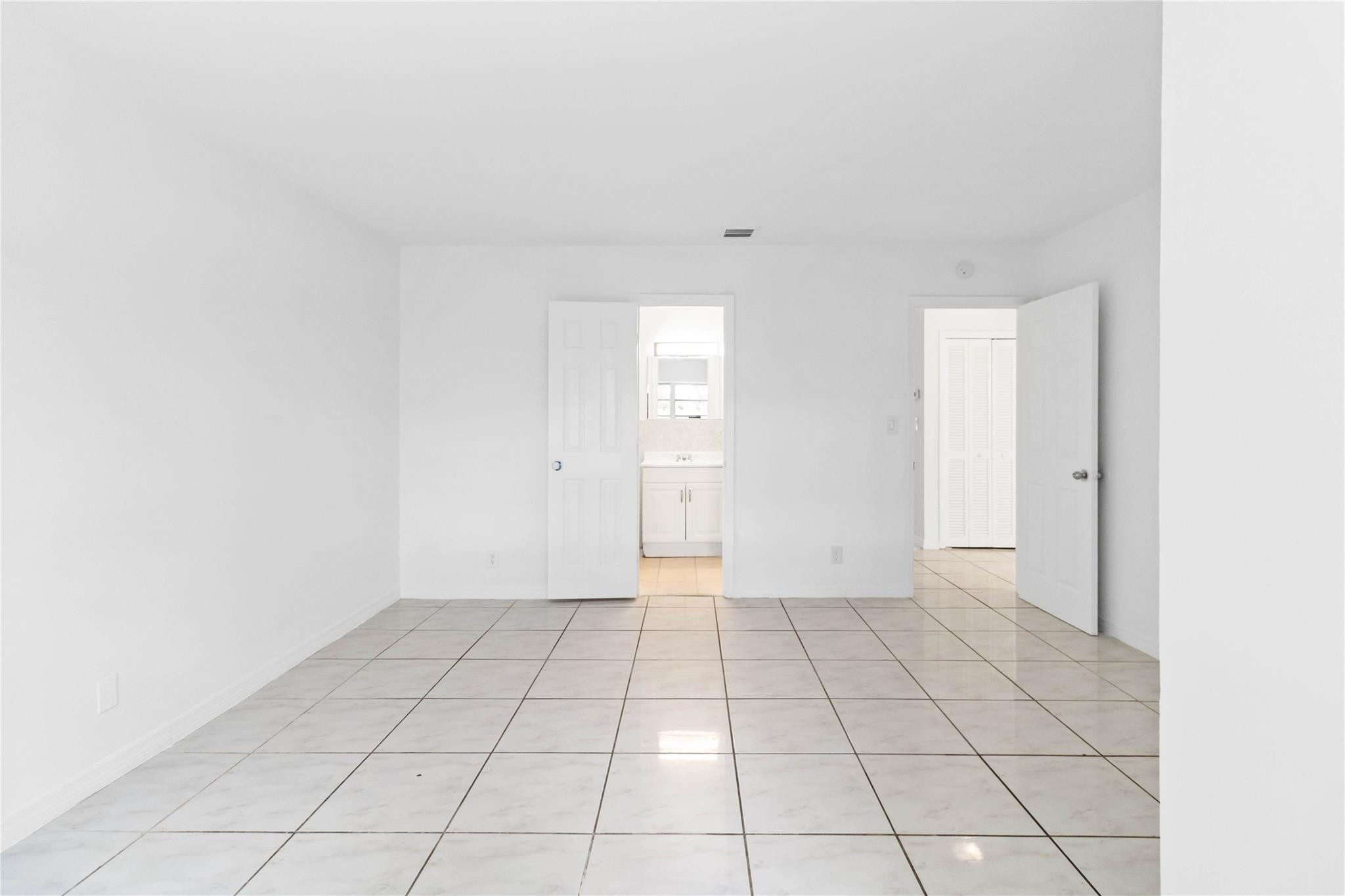 90 Lariat Circle Boca Raton, FL 33487 - Photo 7 of 15 Master Bedroom with Bath