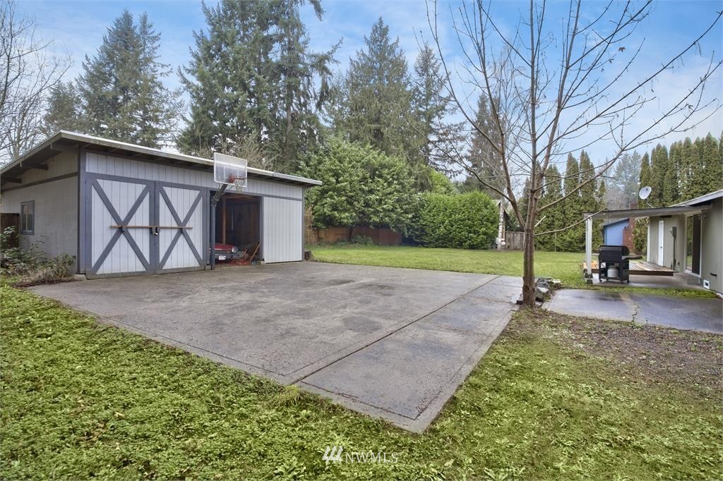 4048 Dyes Inlet Road Northwest Bremerton, WA 98312 - Photo 3 of 11 Gallery Image 3