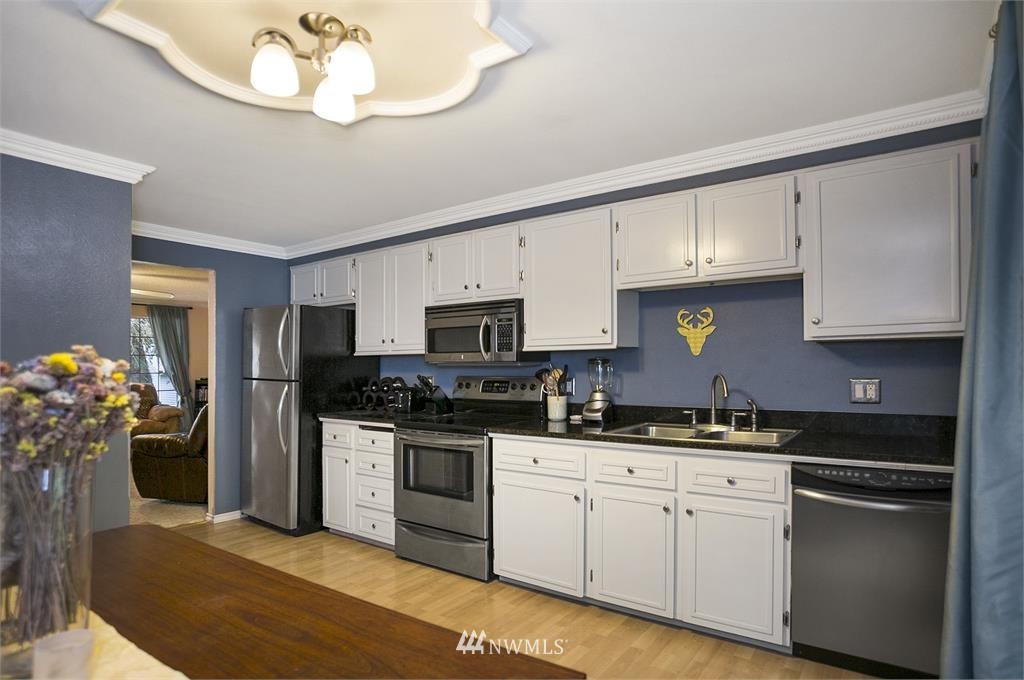 4048 Dyes Inlet Road Northwest Bremerton, WA 98312 - Photo 7 of 11 Gallery Image 7