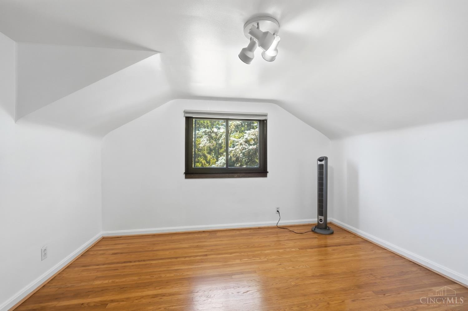 4605 Boomer Road Cincinnati, OH 45247 - Photo 38 of 69 Gallery Image 38