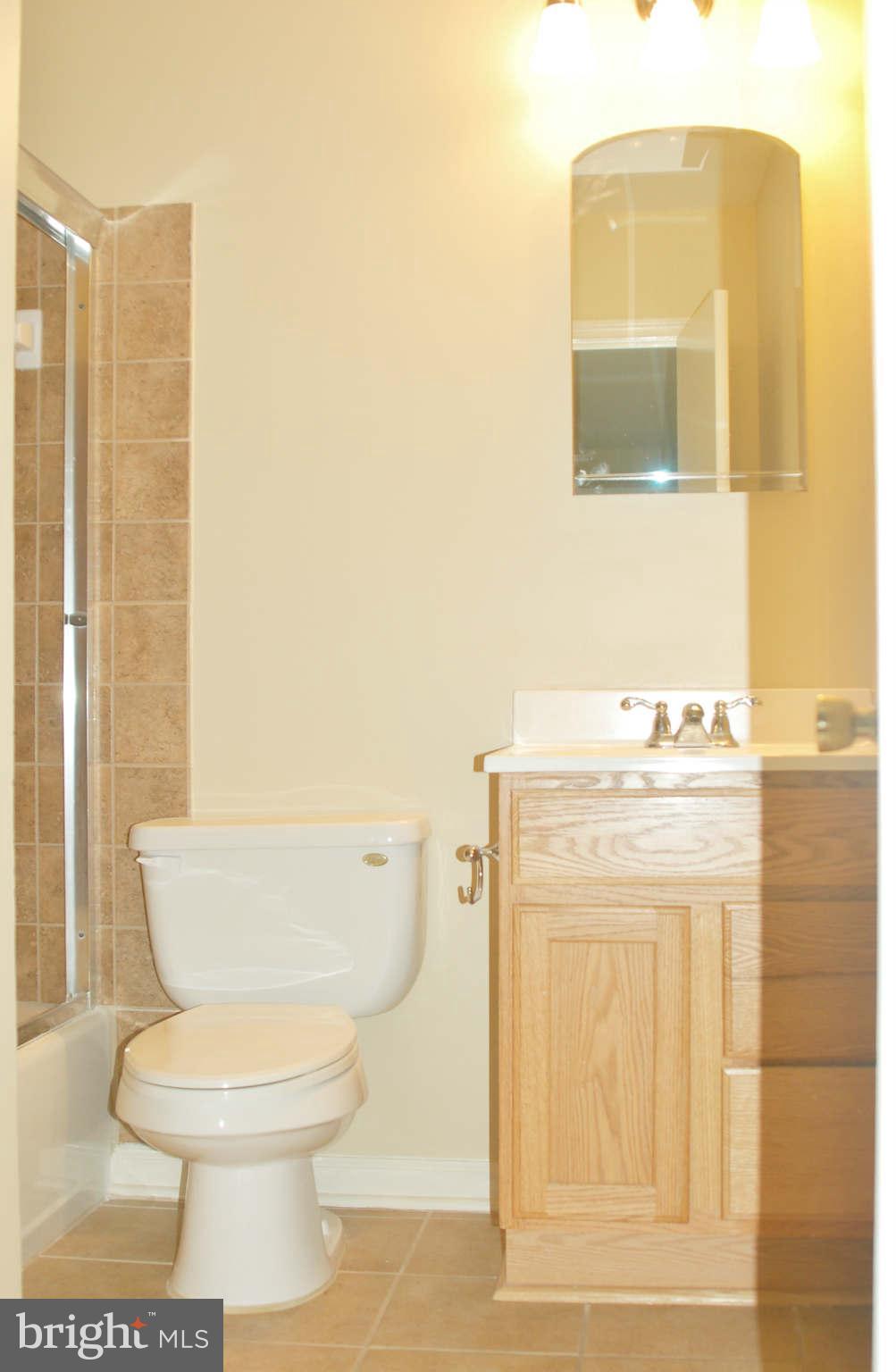 8040 Sleepy View Lane Springfield, VA 22153 - Photo 22 of 27 Bath