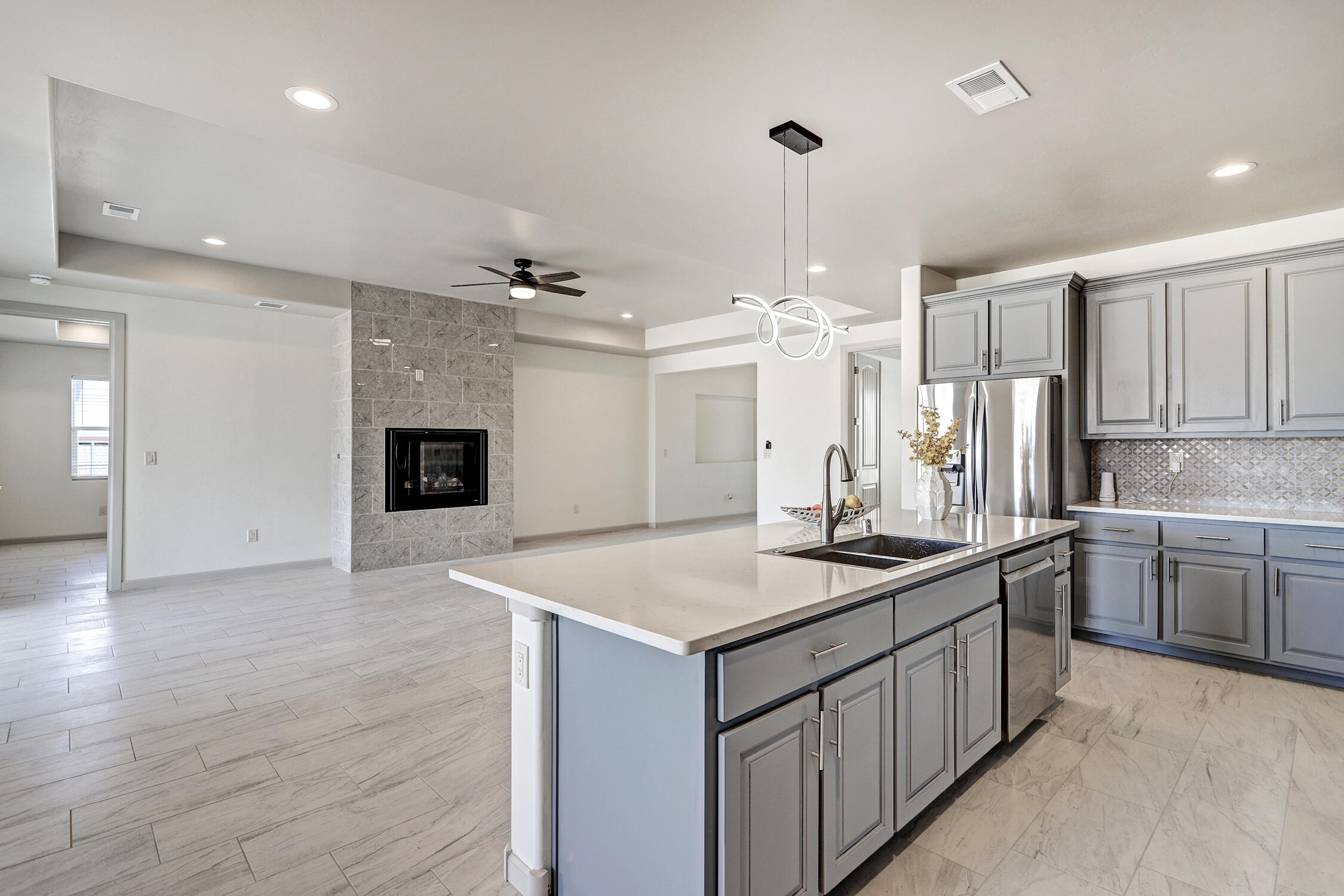 505 12th Avenue Southeast Rio Rancho, NM 87124 - Photo 12 of 39 Gallery Image 12