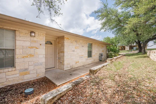 $1,700 | 21513 Pershing Avenue, Unit A, Lago Vista, TX 78645