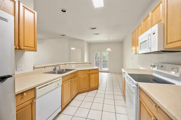 $1,700 | 21513 Pershing Avenue, Unit A, Lago Vista, TX 78645
