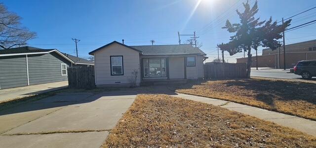 a house view with a outdoor space