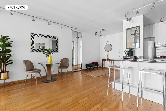 $1,150,000 | 117 East 57th Street, Unit 32G | Midtown East