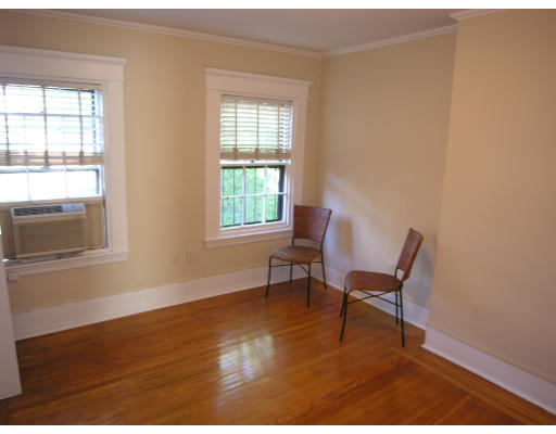 75 Charles Street, Unit 4B Boston, MA 02114 - Photo 3 of 3 a workspace with furniture and a window