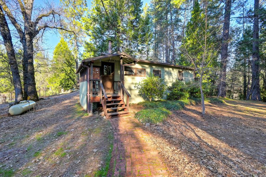 26070 Green Acres Road Colfax, CA 95713 - Photo 27 of 42 Cabin