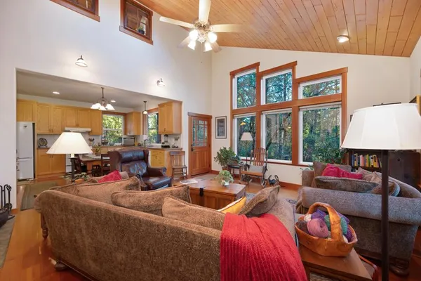 $690,000 | 26070 Green Acres Road, Colfax, CA 95713