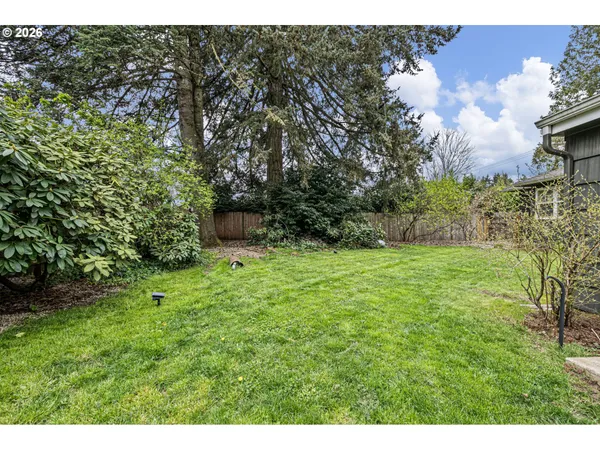 $650,000 | 1810 Minda Drive, Eugene, OR 97401