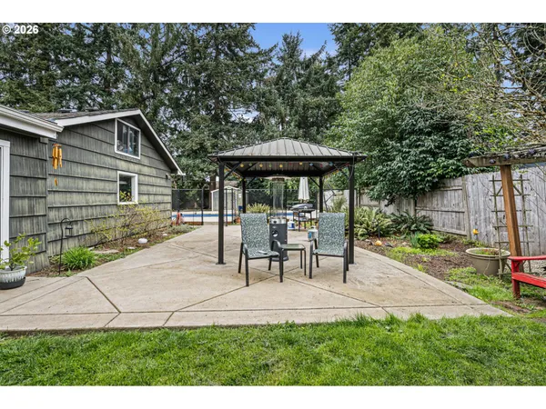 $650,000 | 1810 Minda Drive, Eugene, OR 97401