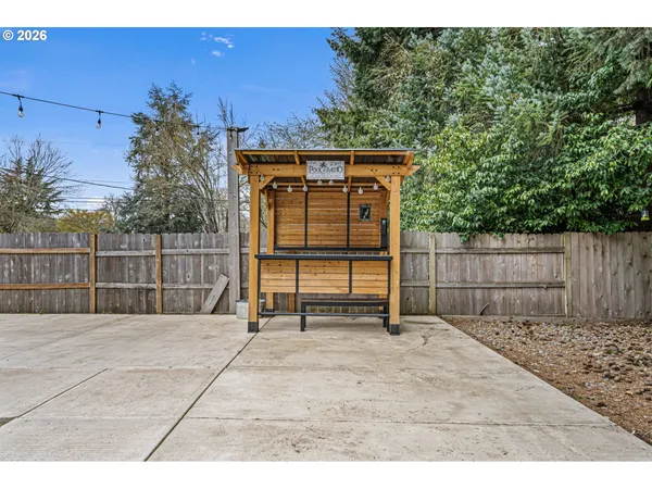 $650,000 | 1810 Minda Drive, Eugene, OR 97401